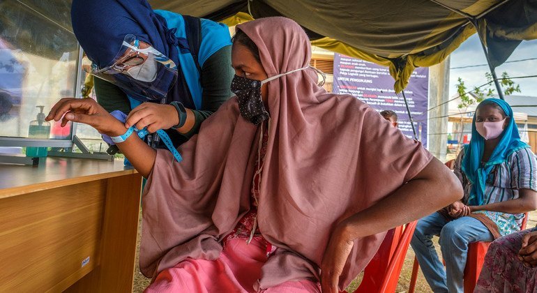 Indonésie : le HCR demande le débarquement immédiat de réfugiés rohingyas dans les eaux d’Aceh